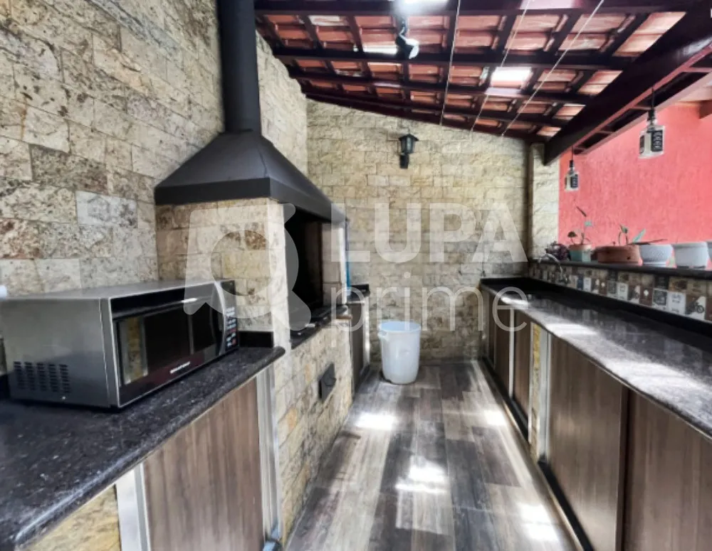 Casa, 5 quartos, 166 m² - Foto 1