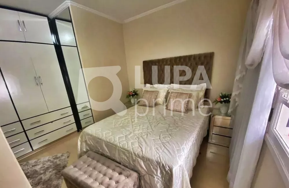 Casa à venda com 3 quartos, 210m² - Foto 4