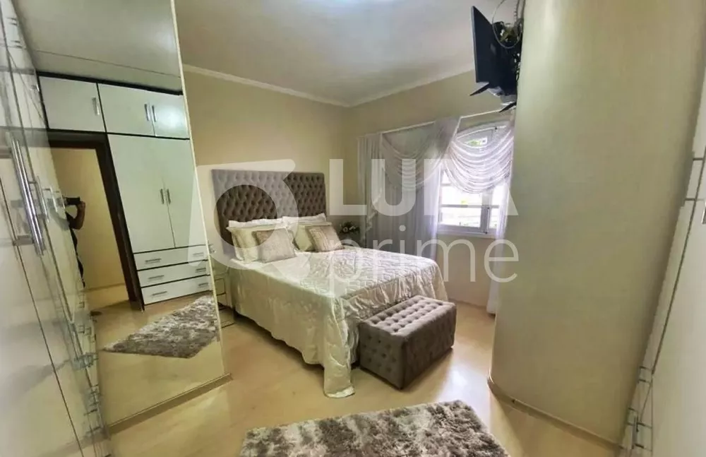 Casa à venda com 3 quartos, 210m² - Foto 5