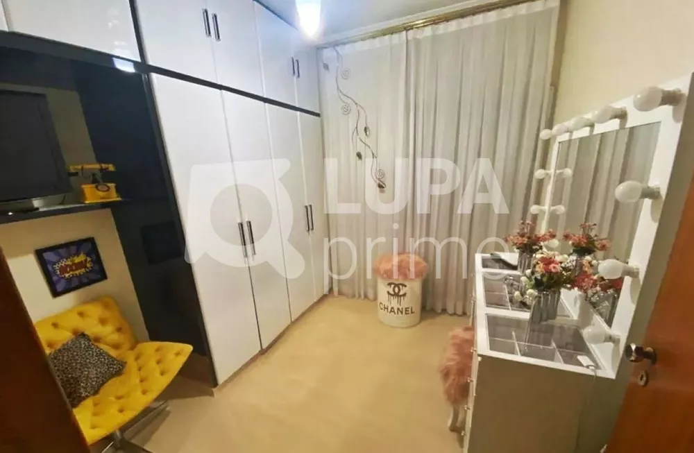 Casa à venda com 3 quartos, 210m² - Foto 8