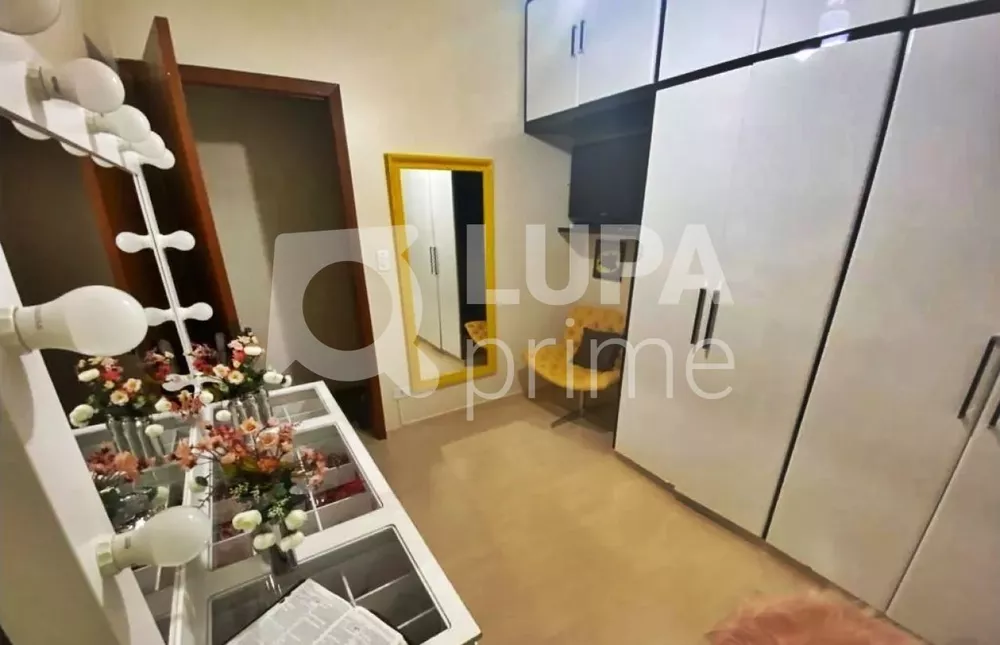 Casa à venda com 3 quartos, 210m² - Foto 9