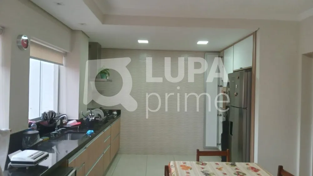 Casa, 3 quartos, 218 m² - Foto 11