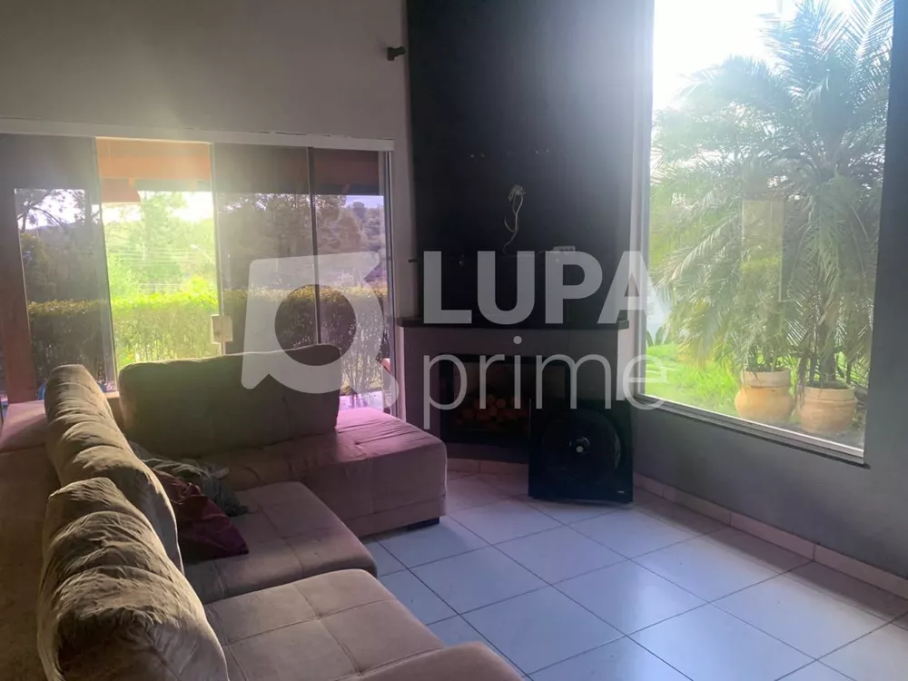 Casa de Condomínio à venda com 3 quartos, 275m² - Foto 2