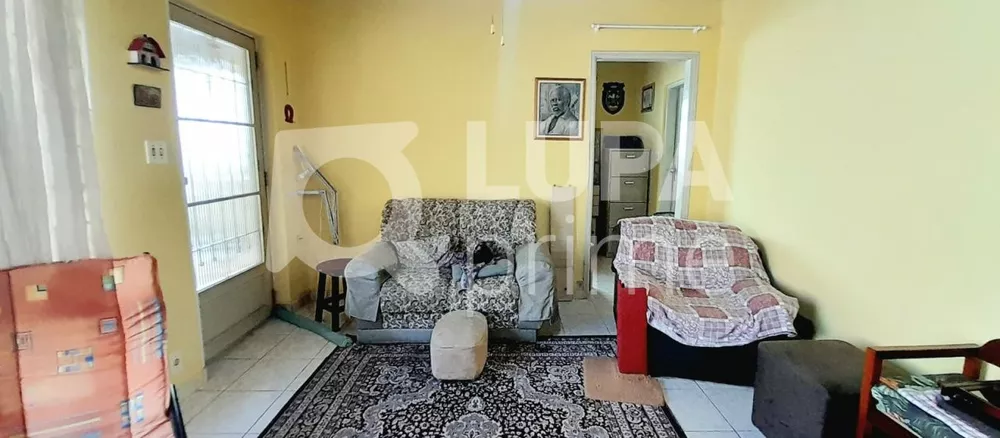 Casa à venda com 3 quartos, 104m² - Foto 2