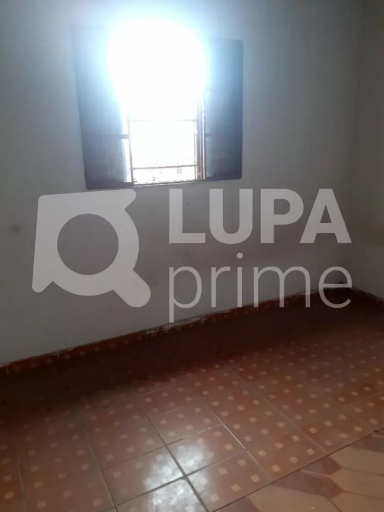 Casa à venda com 1 quarto, 230m² - Foto 4