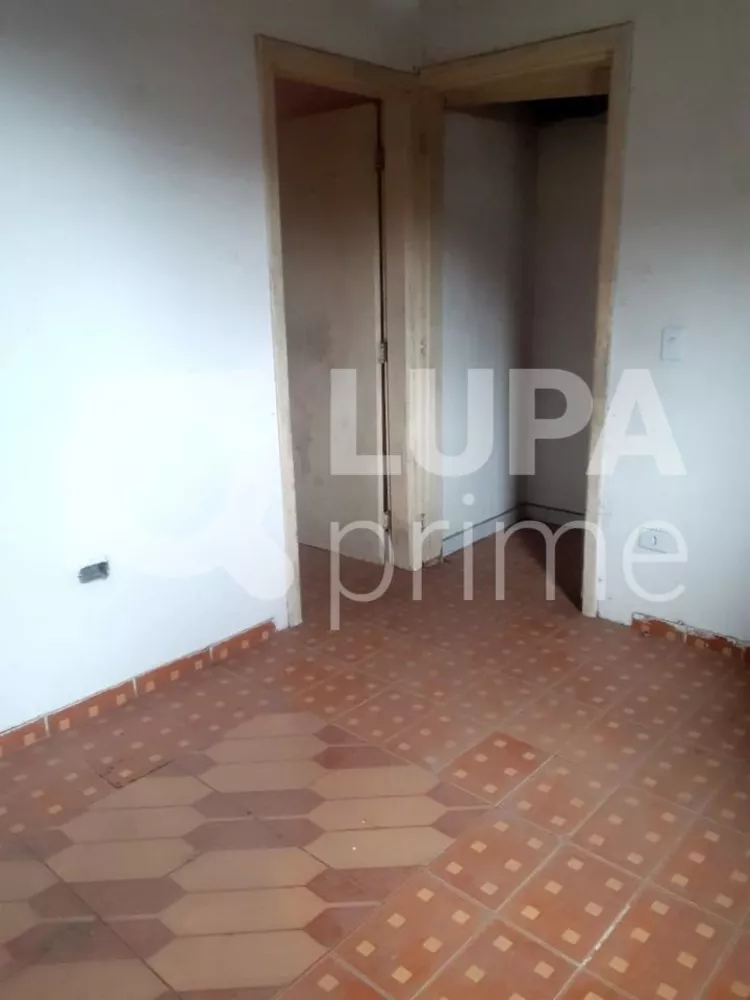 Casa à venda com 1 quarto, 230m² - Foto 3