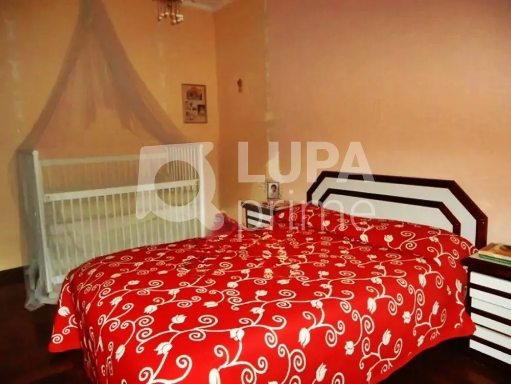 Casa, 3 quartos, 246 m² - Foto 2
