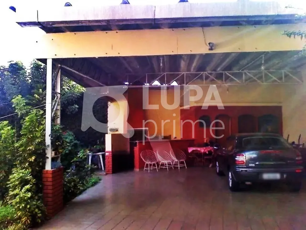 Casa, 3 quartos, 246 m² - Foto 1