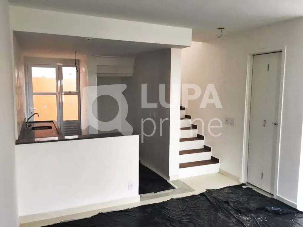 Casa à venda com 3 quartos, 100m² - Foto 1