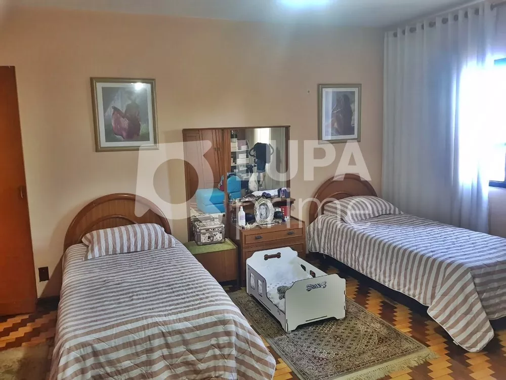 Casa à venda com 3 quartos, 260m² - Foto 7