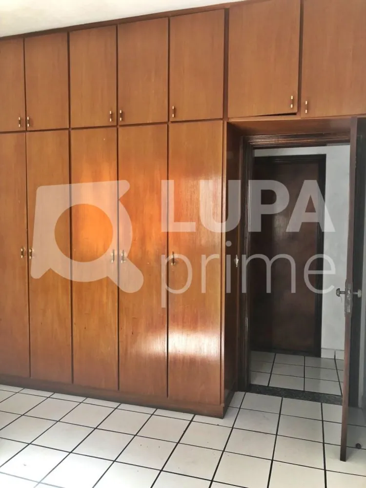 Casa, 4 quartos, 250 m² - Foto 4