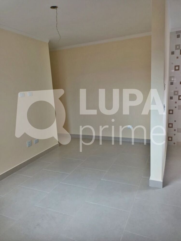Apartamento à venda com 2 quartos, 42m² - Foto 2