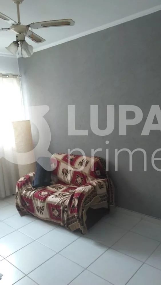 Apartamento à venda com 2 quartos, 62m² - Foto 1