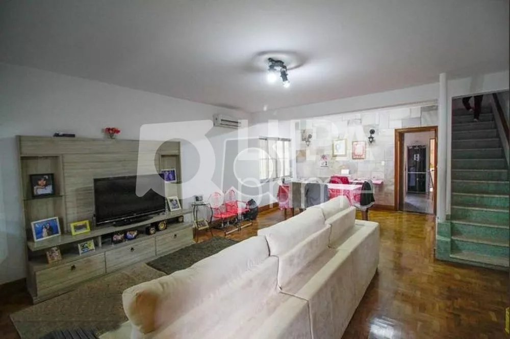 Casa à venda com 3 quartos, 273m² - Foto 1