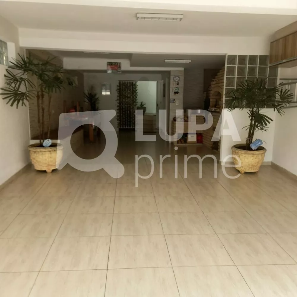 Casa à venda com 3 quartos, 210m² - Foto 1