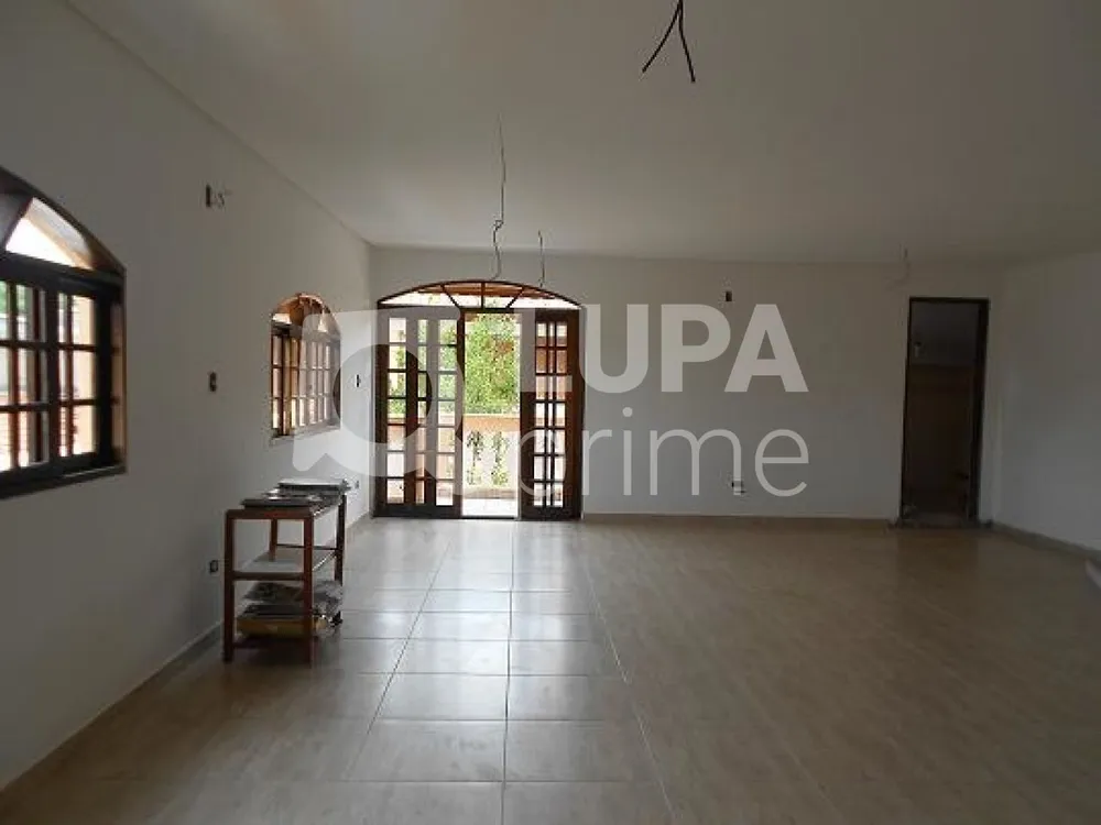 Casa, 4 quartos, 240 m² - Foto 3