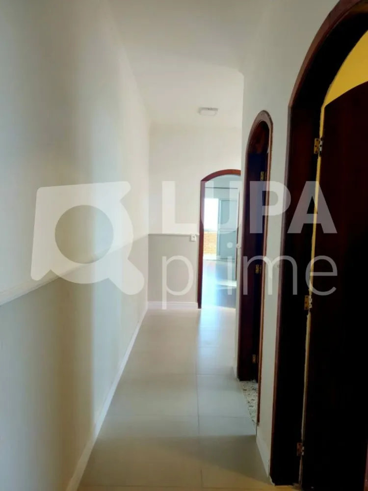 Casa, 3 quartos, 250 m² - Foto 7