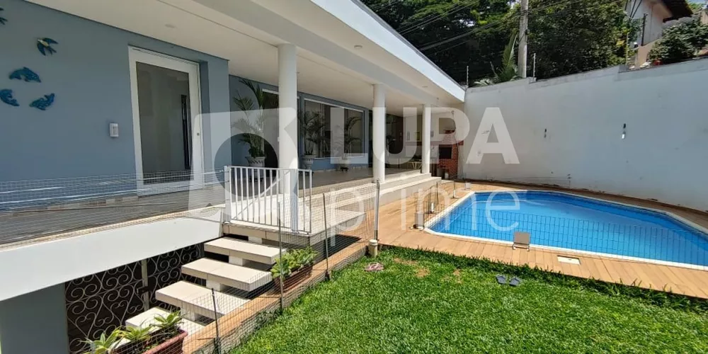 Casa à venda com 3 quartos, 300m² - Foto 2