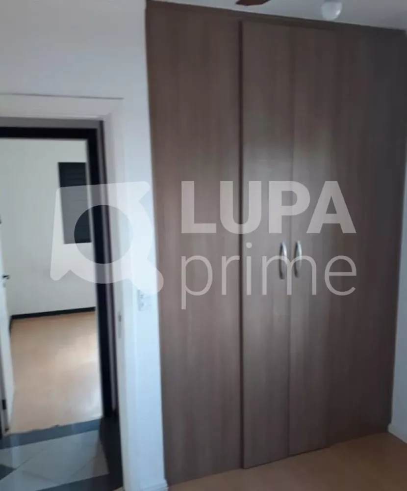 Apartamento à venda com 3 quartos, 75m² - Foto 4