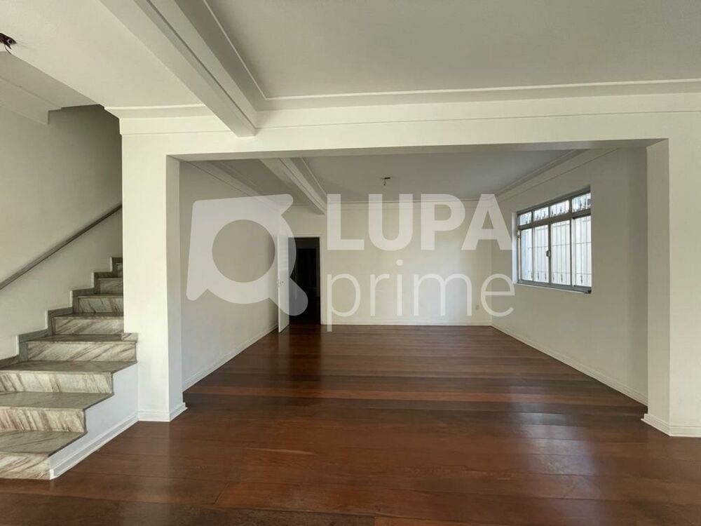 Casa à venda com 3 quartos, 225m² - Foto 3