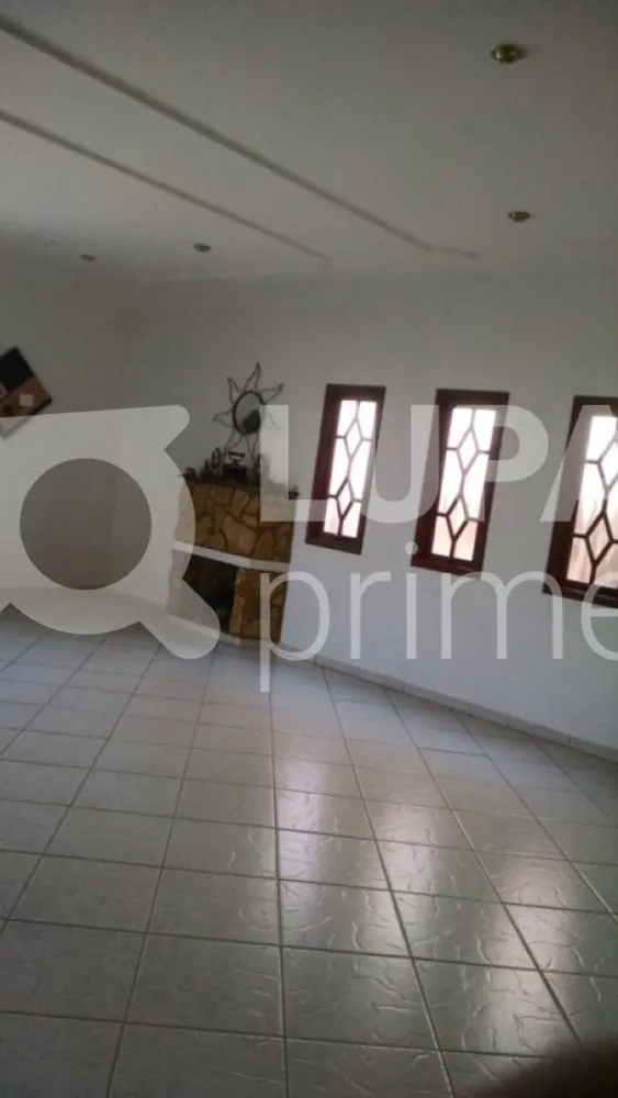 Casa, 3 quartos, 261 m² - Foto 2