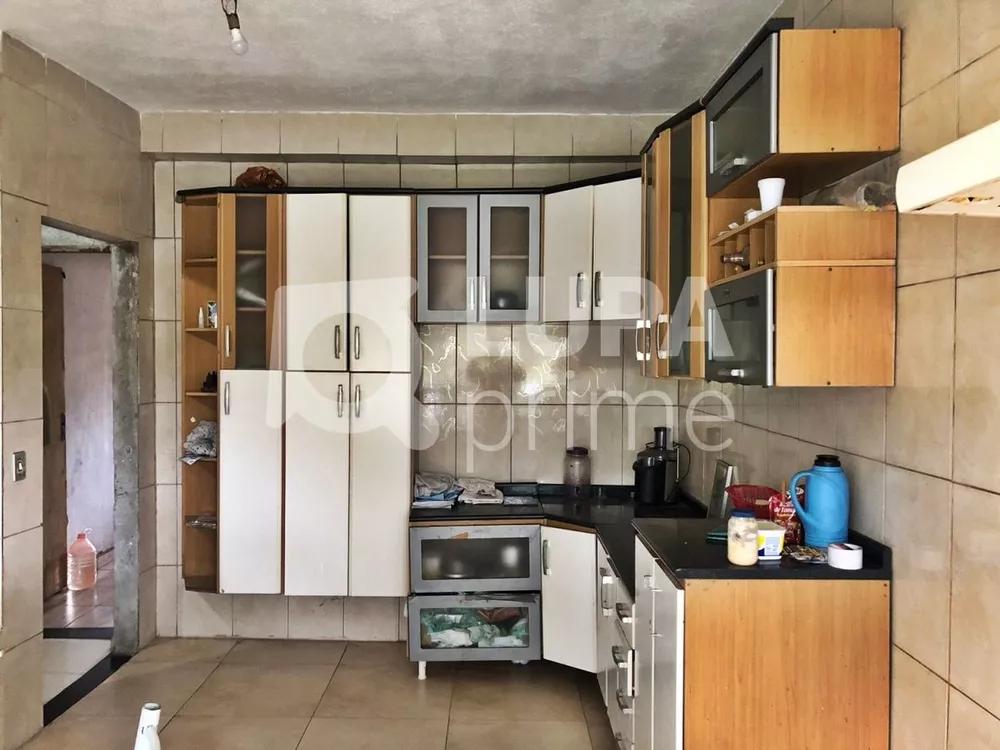 Casa à venda com 3 quartos, 320m² - Foto 3