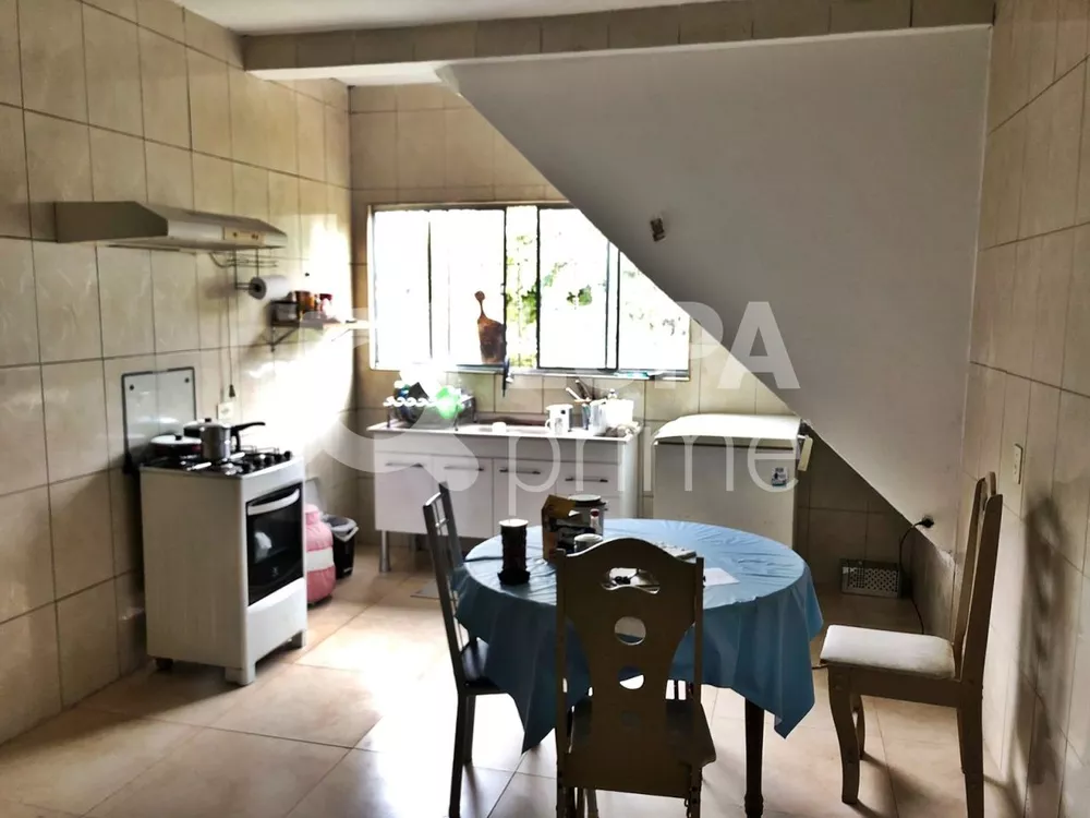 Casa à venda com 3 quartos, 320m² - Foto 4