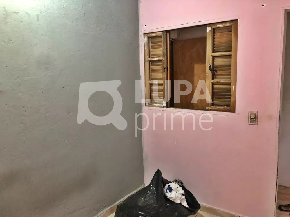 Casa à venda com 3 quartos, 320m² - Foto 2