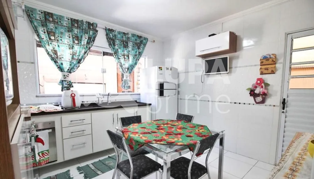 Casa, 3 quartos, 140 m² - Foto 2