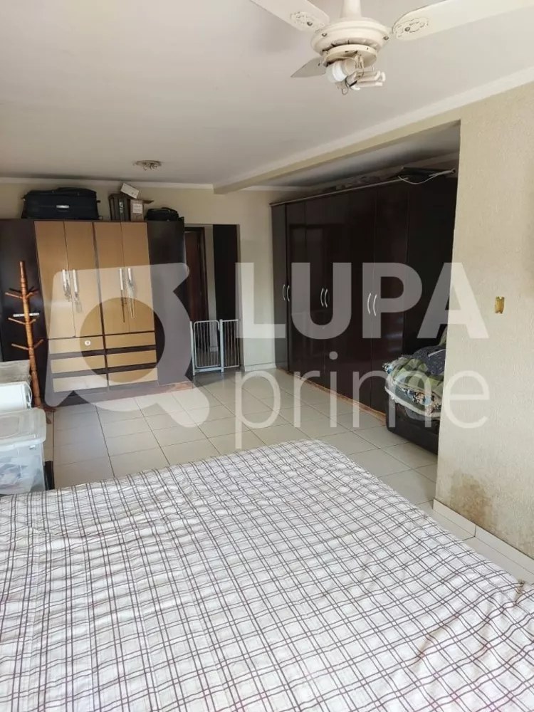 Casa à venda com 3 quartos, 240m² - Foto 6