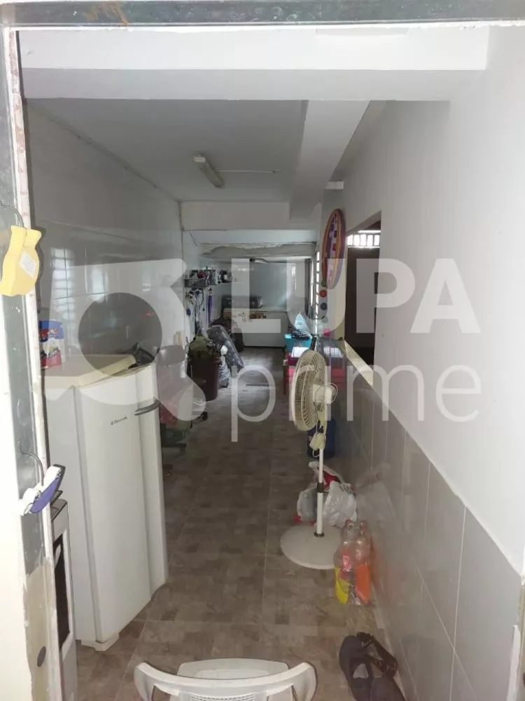 Casa à venda com 3 quartos, 240m² - Foto 11