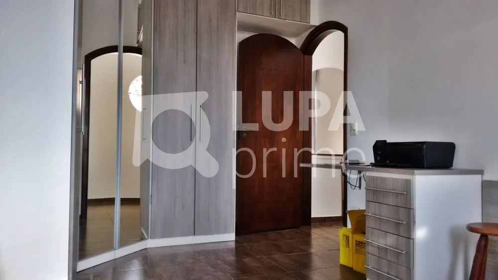 Casa, 3 quartos, 210 m² - Foto 1