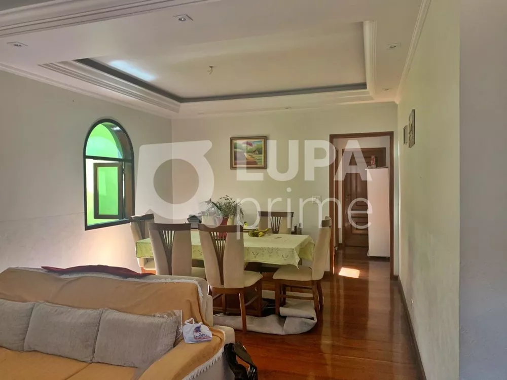 Casa à venda com 3 quartos, 205m² - Foto 2