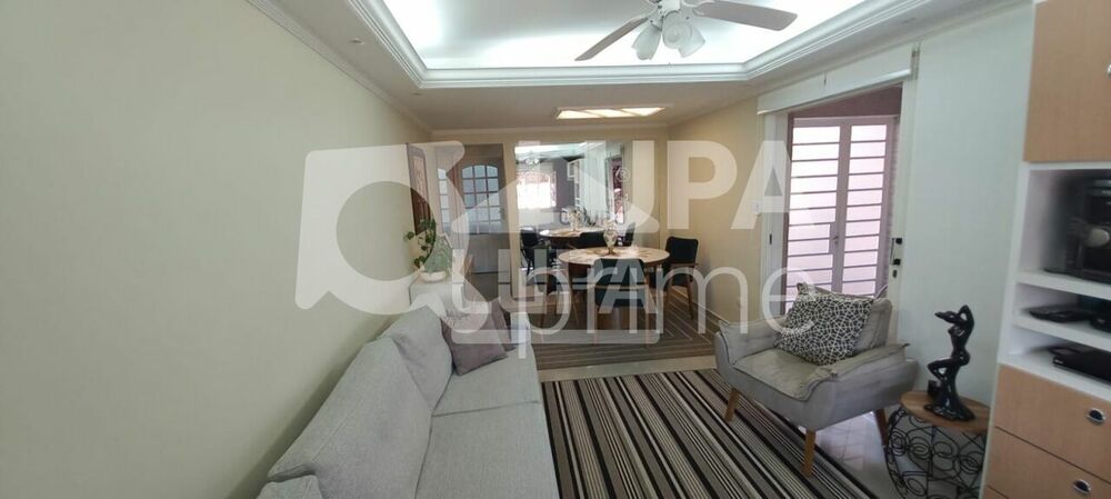 Casa para alugar com 3 quartos, 190m² - Foto 1