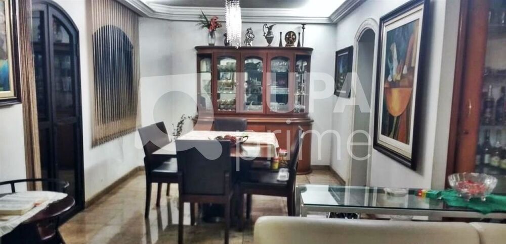 Apartamento, 3 quartos, 213 m² - Foto 1