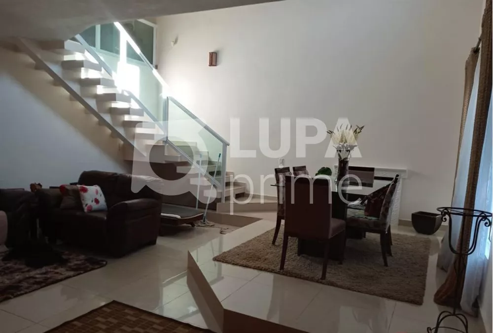 Casa de Condomínio à venda com 3 quartos, 306m² - Foto 1