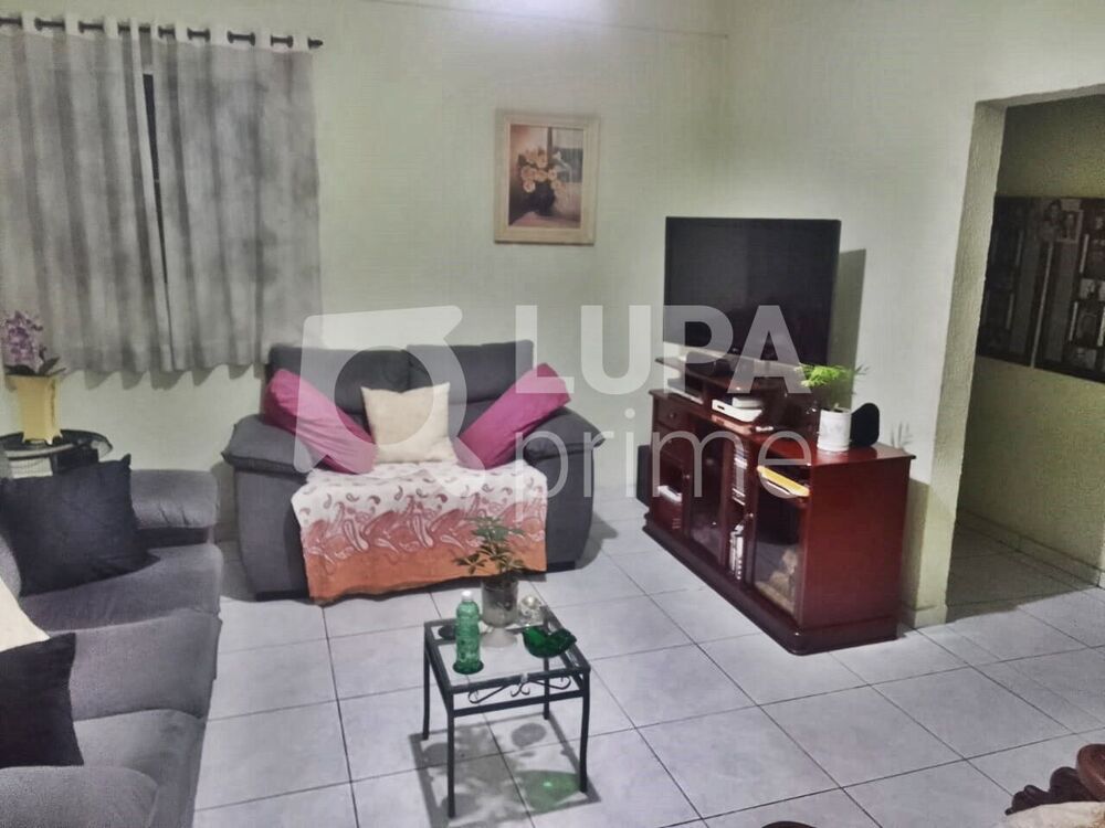 Casa à venda com 2 quartos, 126m² - Foto 1