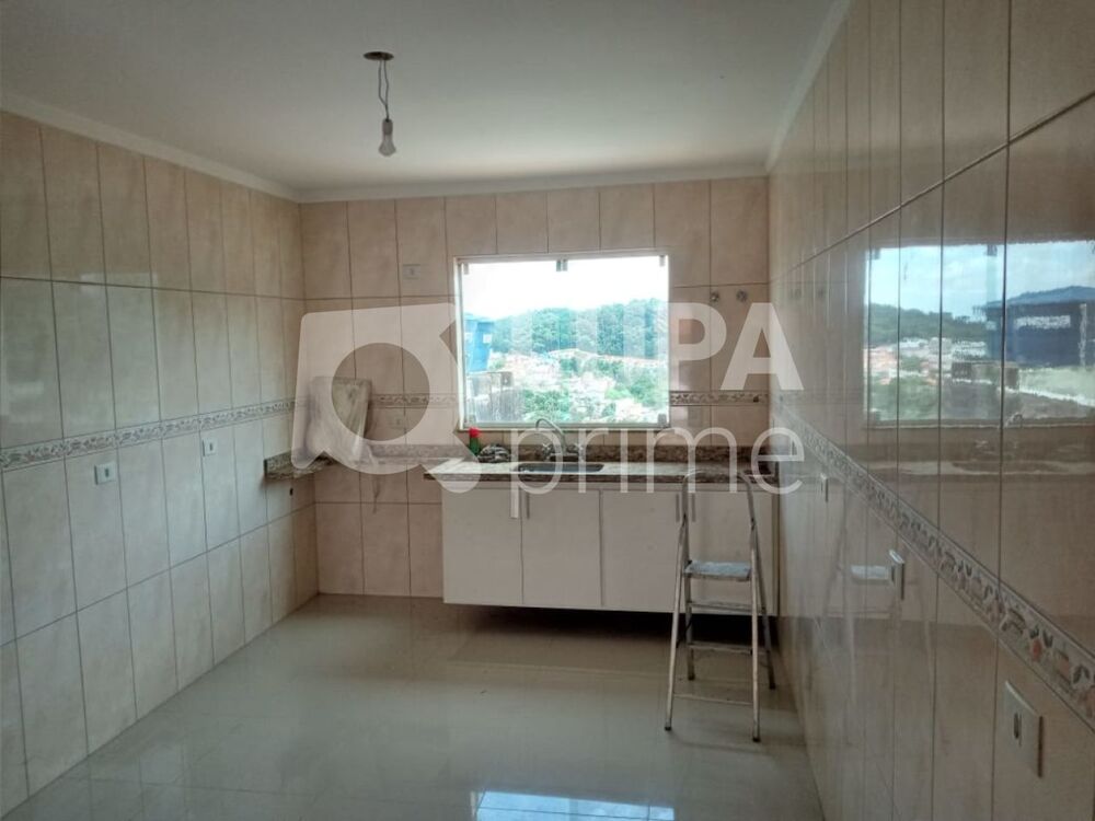 Casa à venda com 3 quartos, 243m² - Foto 2