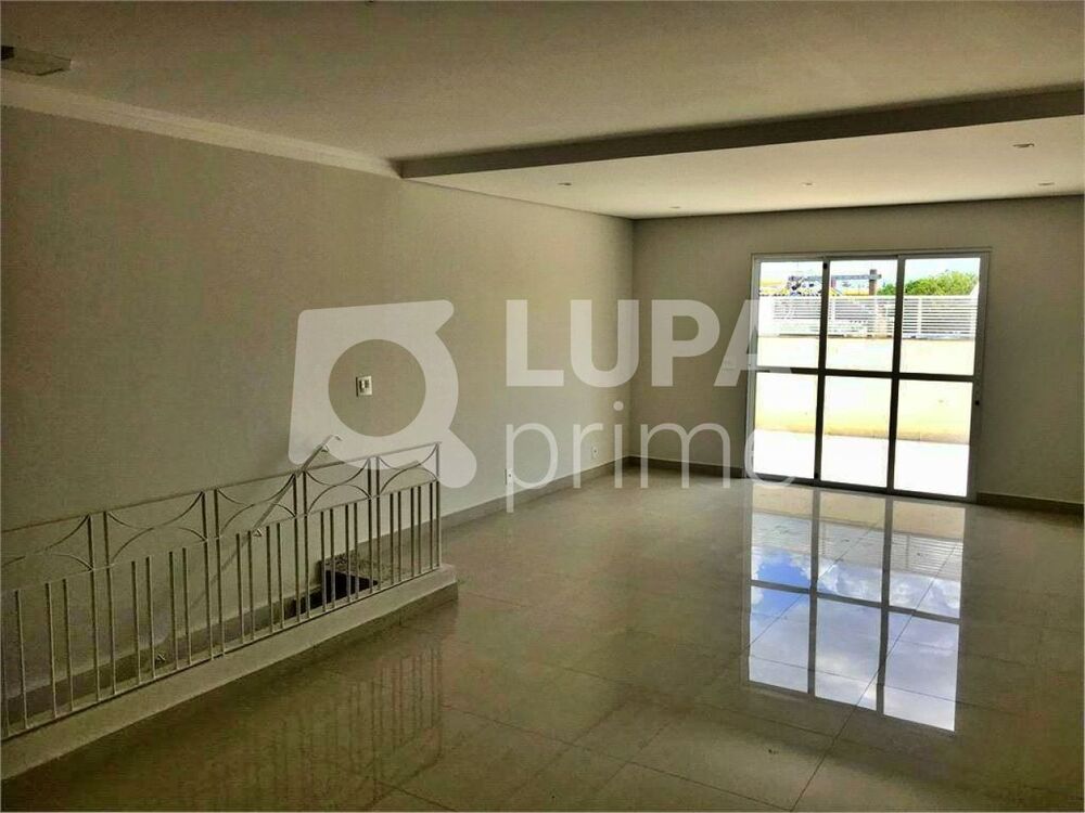 Casa à venda com 3 quartos, 351m² - Foto 1