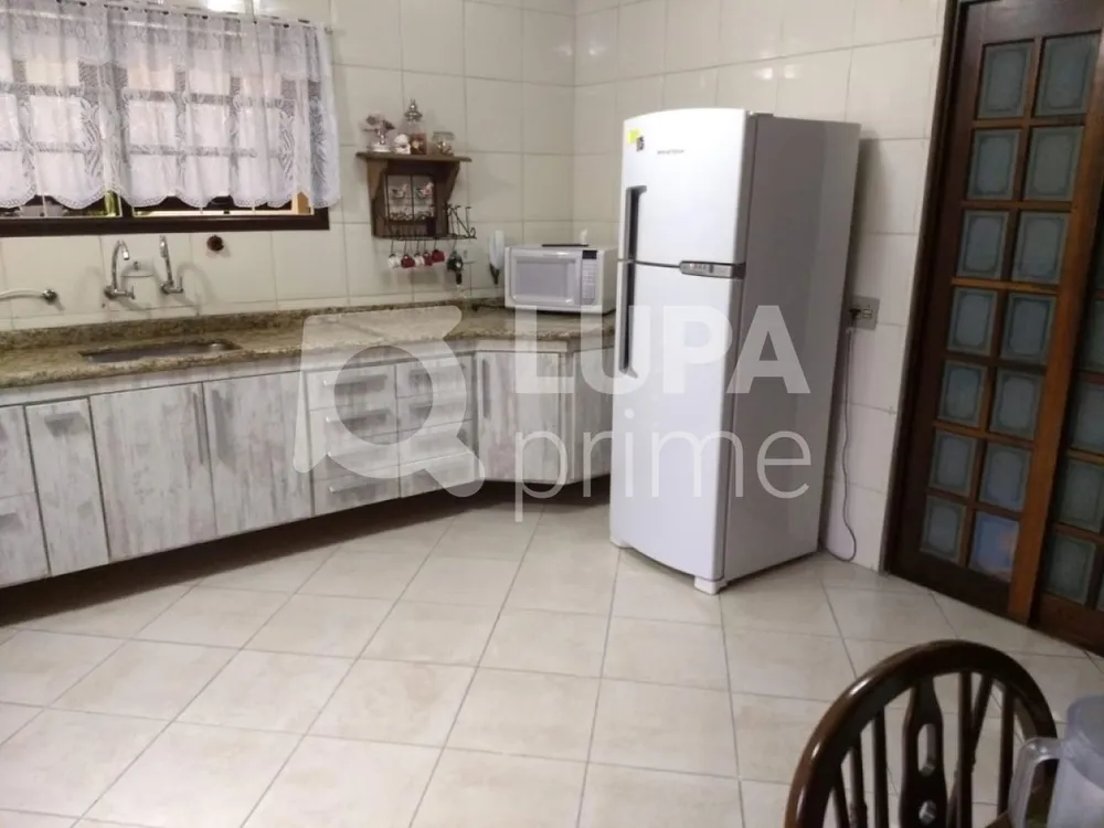 Casa, 3 quartos, 250 m² - Foto 1