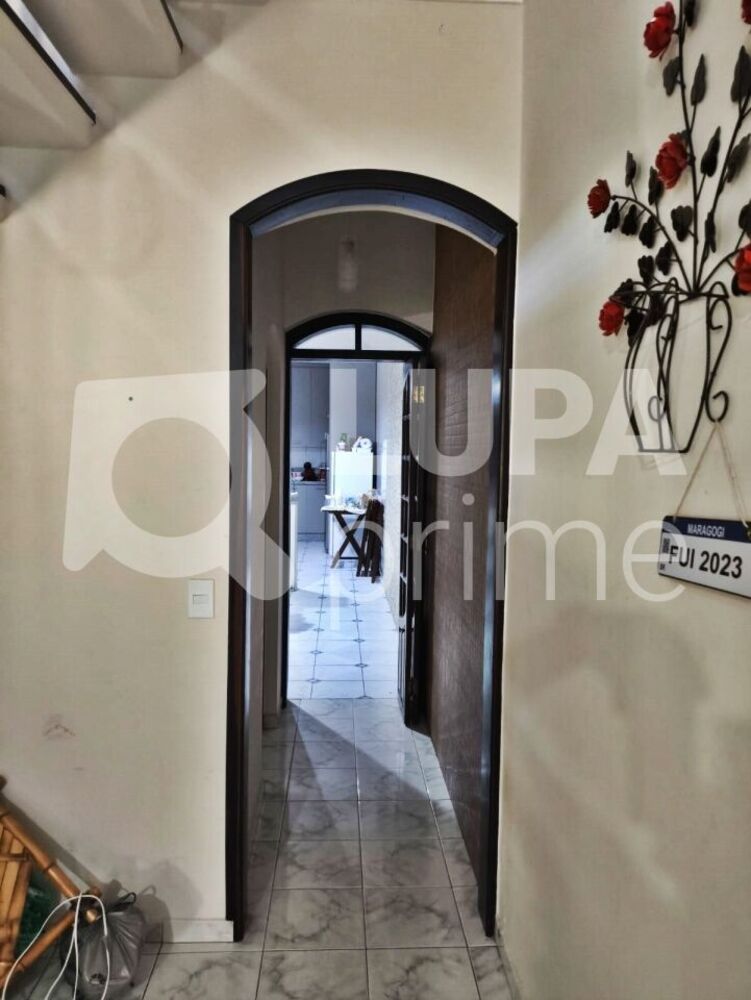 Casa, 3 quartos, 226 m² - Foto 2