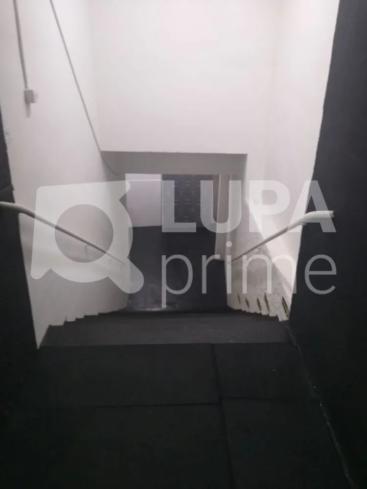Loja-Salão, 1650 m² - Foto 1