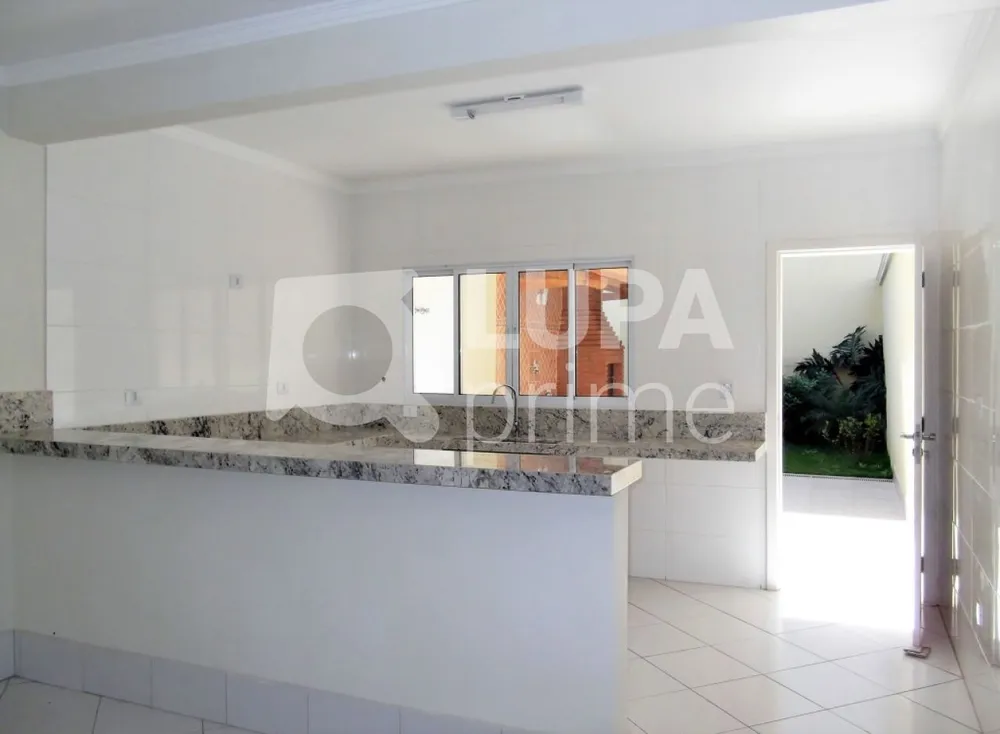Casa, 3 quartos, 210 m² - Foto 3