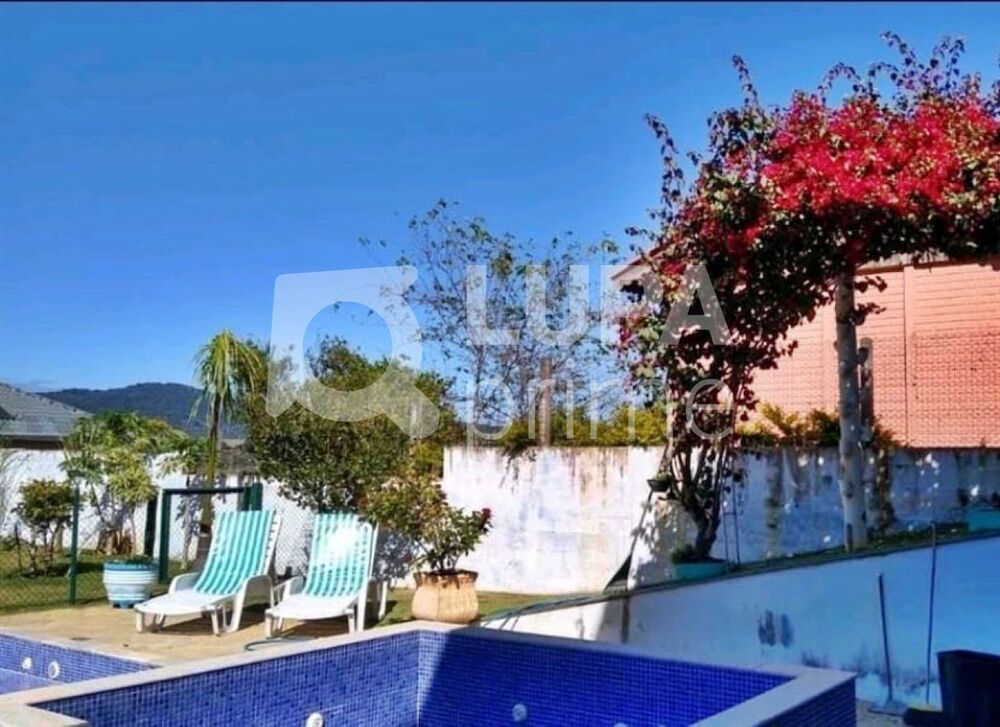 Casa à venda com 5 quartos, 340m² - Foto 4