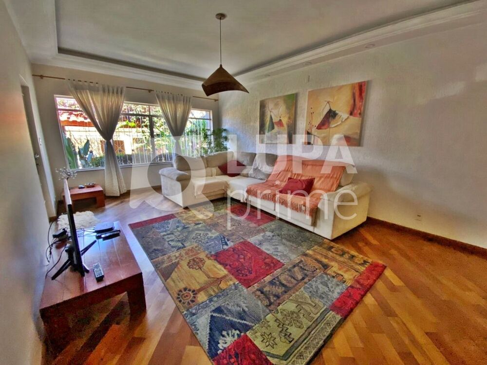 Casa, 4 quartos, 250 m² - Foto 1