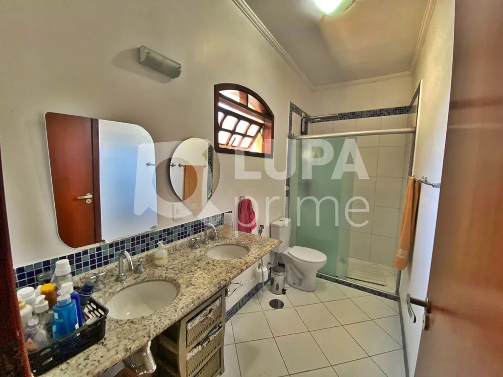 Casa, 4 quartos, 250 m² - Foto 4