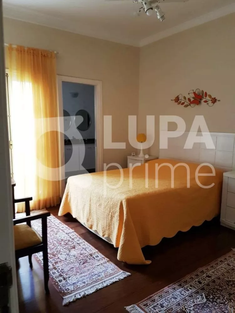 Casa à venda com 4 quartos, 228m² - Foto 4