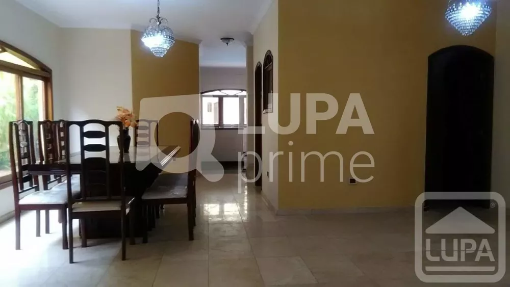 Casa à venda com 4 quartos, 620m² - Foto 3