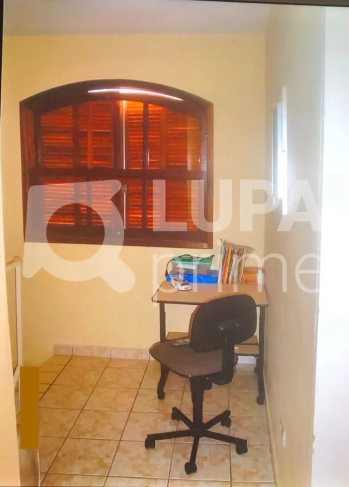 Casa, 4 quartos, 180 m² - Foto 1