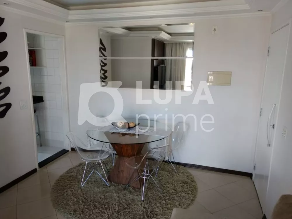 Apartamento à venda com 2 quartos, 65m² - Foto 2